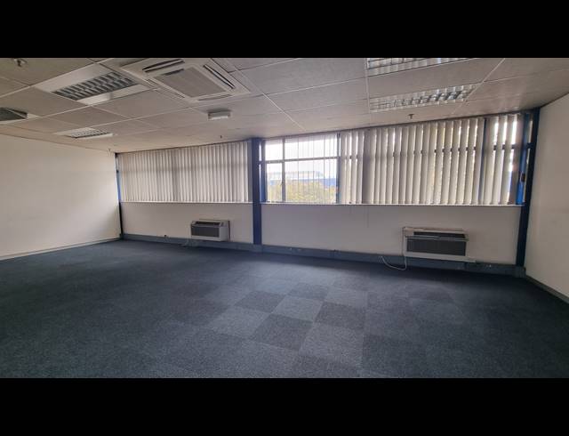 4,332M² WAREHOUSE TO LET IN JET PARK
